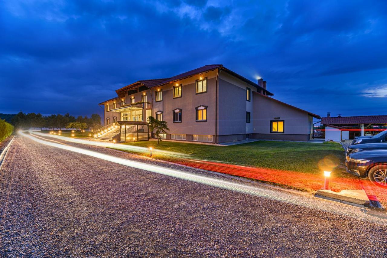 Stejarii Resort Ineu (Arad) Exterior foto